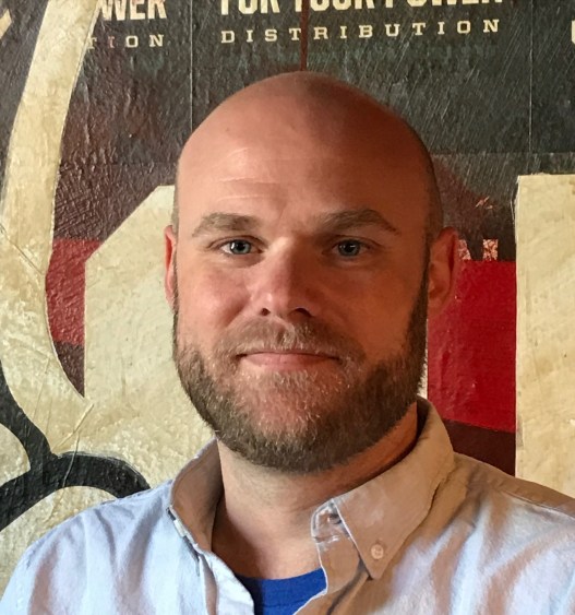 use T Tom 2crop no smile