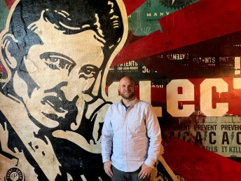 use T Tom plus mural